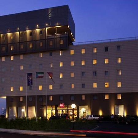 Ibis Malabo Hotel Exterior foto