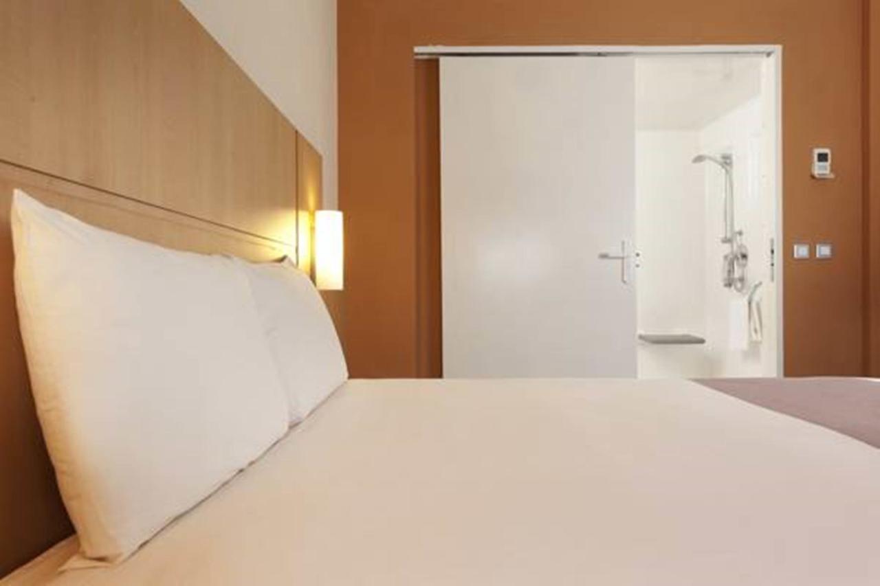 Ibis Malabo Hotel Quarto foto