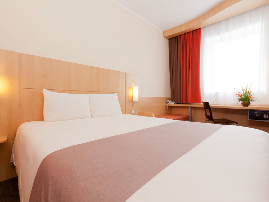 Ibis Malabo Hotel Exterior foto